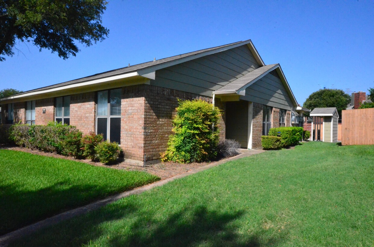 Front entry - 1809 West Spring Creek Parkway