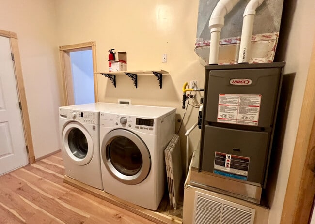 Building Photo - 19 Spotted Horse Rd