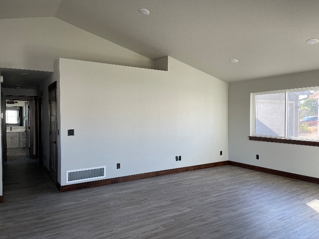 Building Photo - 127 One Wy Lp