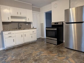 Building Photo - 2 CHARLES APT #2 St