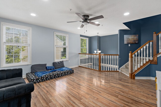 Building Photo - 249 Persimmon Ln
