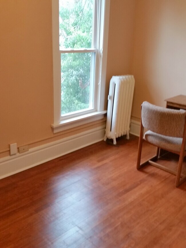 Foto del edificio - 1205 Chandler St