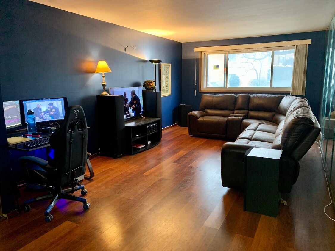 Foto principal - 8521 Lotus Ave