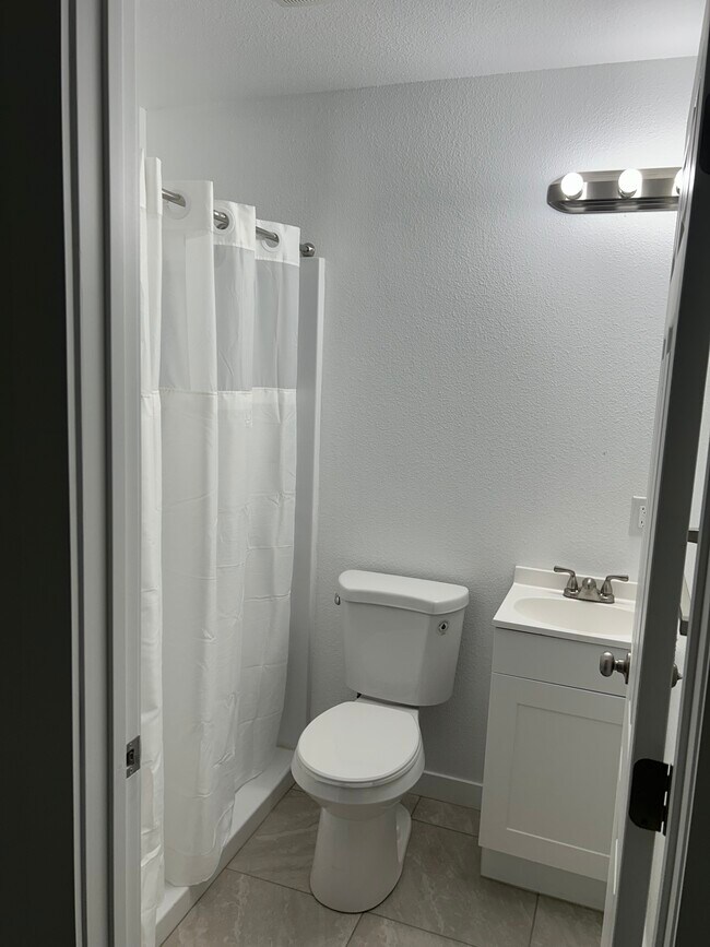 Foto del edificio - 25888 Juniper St