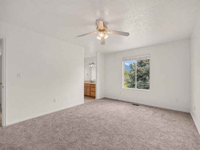 Building Photo - 949 W 1800 N