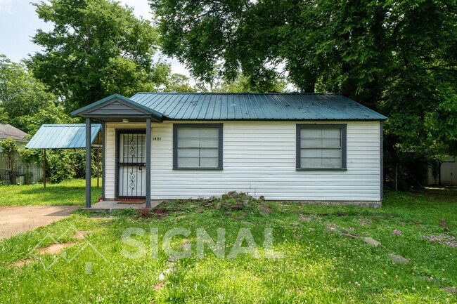 Foto del edificio - 1421 Rayfield Dr