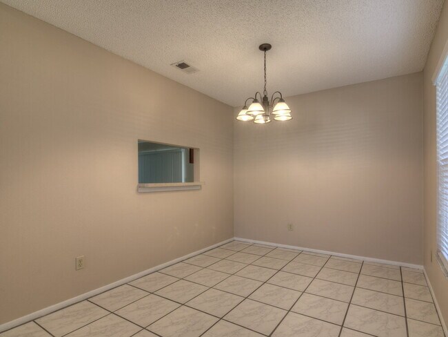 Foto del edificio - 2066 Inge Ct