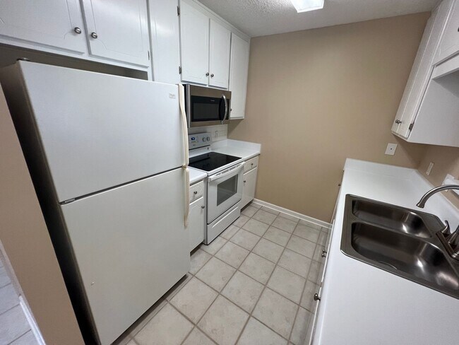 Building Photo - 151 Woodberry Drive