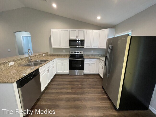 Foto del edificio - 3 br, 2 bath House - 15624 SW 27th Avenue Rd