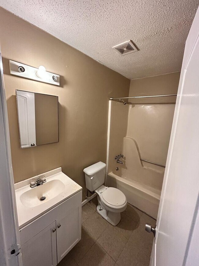 Foto del edificio - 5366 Clinchport Cir