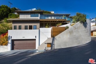 Building Photo - 1653 Sunset Plaza Dr