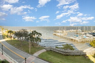 Building Photo - 15 Indian River Dr