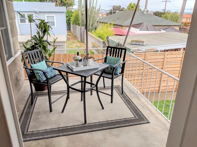 2159 Emerald St San Diego Ca 92109 House For Rent In San