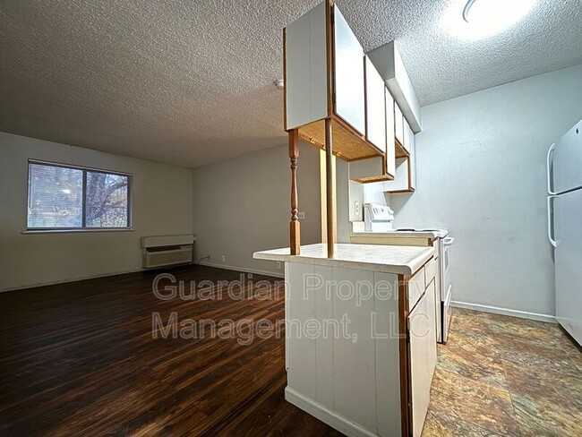 Building Photo - 1602 Brookside Dr