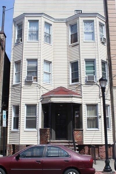 Building Photo - 204 48th St