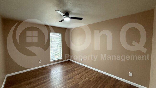 Building Photo - 900 S Weatherred Dr