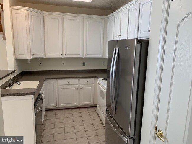 Building Photo - 12161 Abington Hall Pl