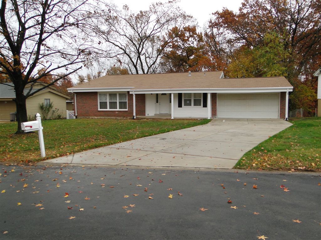 6930 Birdie Ln, St. Louis, MO 63129 House Rental in St. Louis, MO