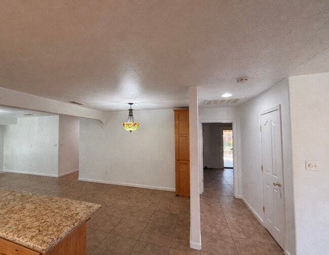 Foto del edificio - 107 S Cottage St