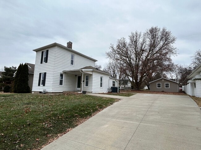 Building Photo - 3 bedroom 1 bathroom House