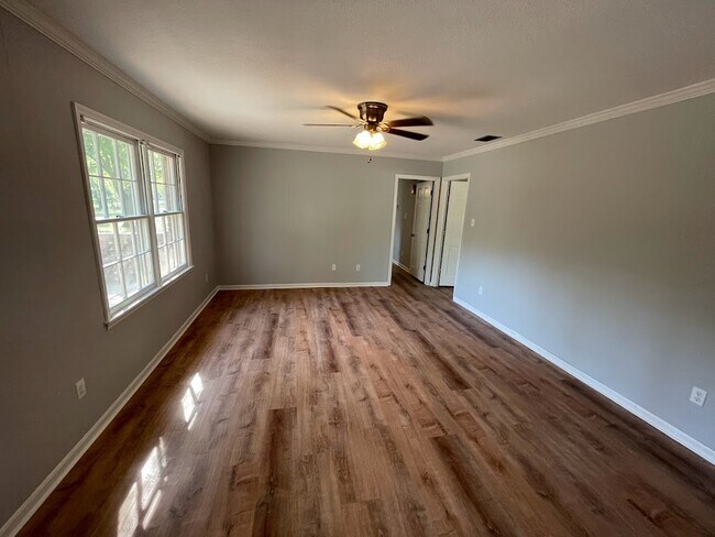 Building Photo - 409 S Audubon Dr