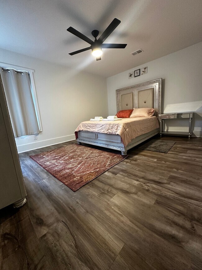 Foto del edificio - 4013 Hawthorne Cir