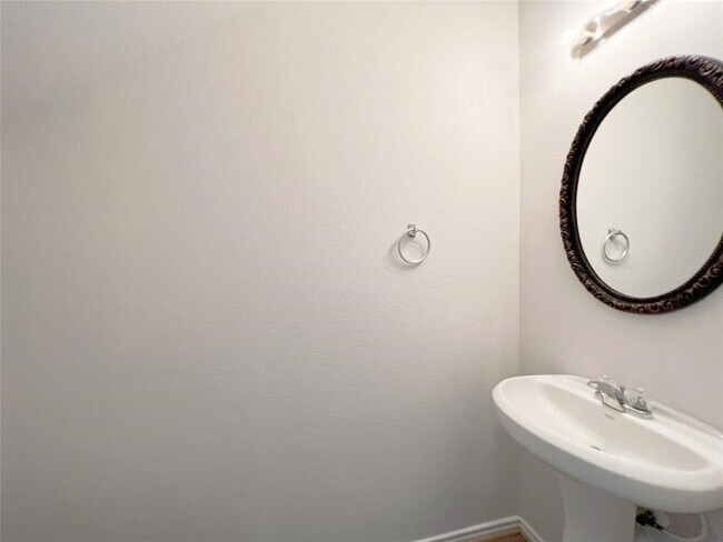 Foto del edificio - 15502 Islandview Ln