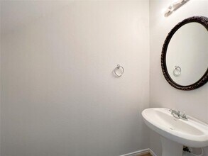 Building Photo - 15502 Islandview Ln