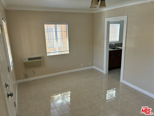 Foto del edificio - 317 N Coronado St