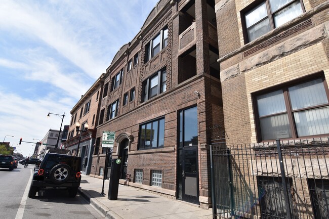 Foto del edificio - 3208 N Halsted St