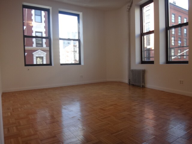 Foto principal - 425 Broome St