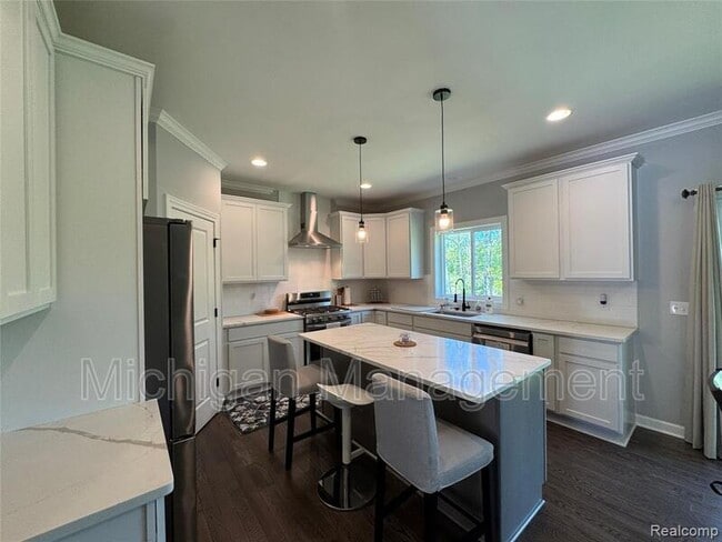 Building Photo - 6149 Woodridge Ln