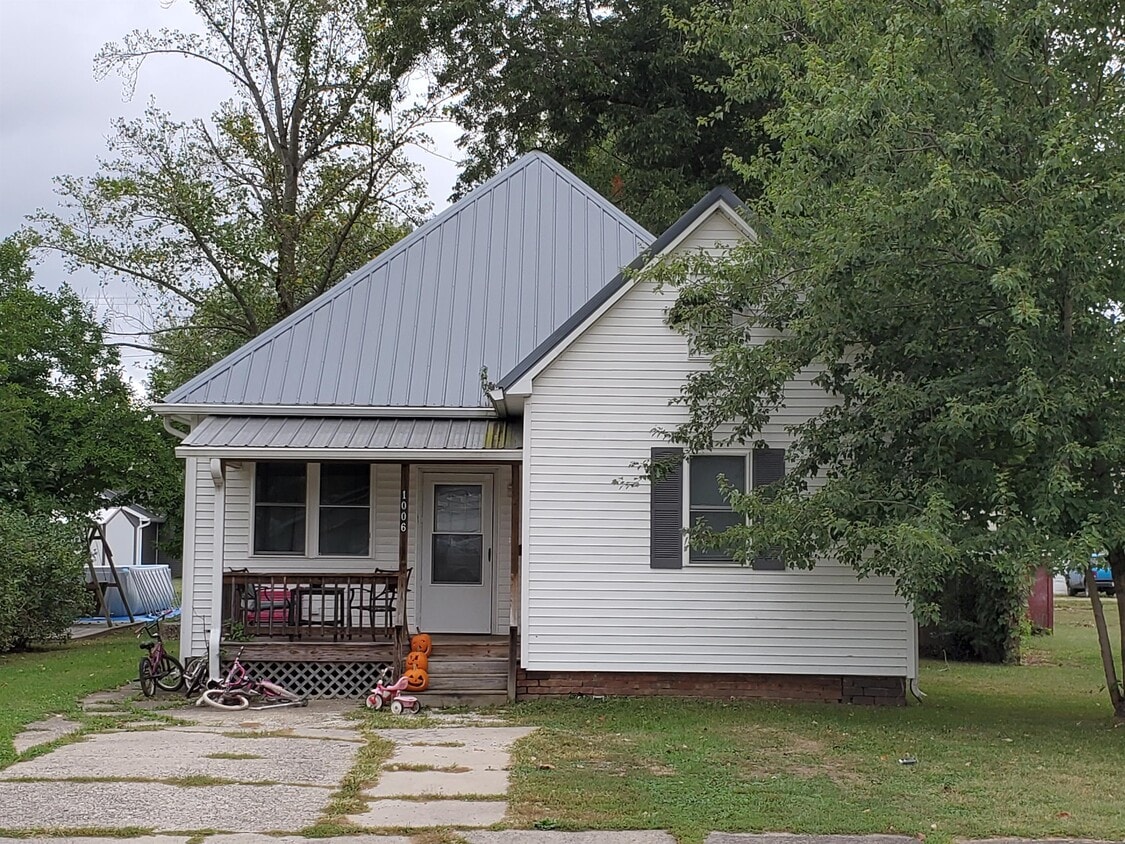 Primary Photo - 1006 S 4th St