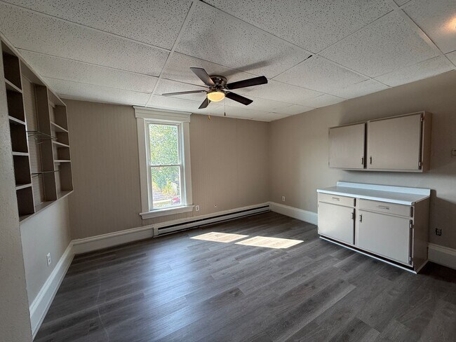 Foto del edificio - Cozy Studio with Walk-In Closet in the Hea...