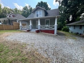 Building Photo - 912 Asheboro St