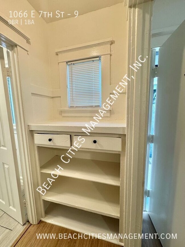 Foto del edificio - 1066 E 7th St