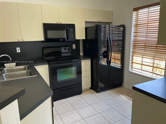 Foto del edificio - 9151 NW 40th St