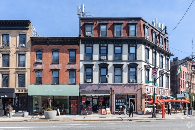 Flatbush Avenue is a major thoroughfare bordering Prospect Heights.
