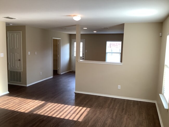 Building Photo - 1741 Trego Dr