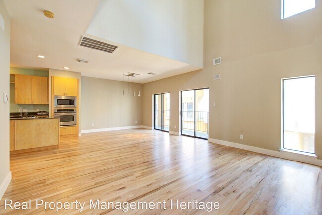 Building Photo - 2 br, 2.5 bath House - 4334 Spencer St