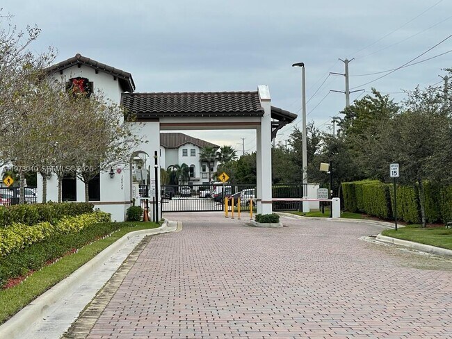 Building Photo - 10600 NW 88th St