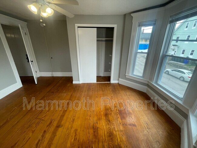 Foto del edificio - 320 Lowell St