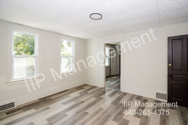 Foto del edificio - 7501 Berry Ave