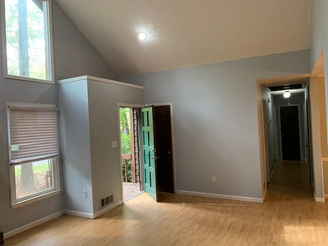 Photo - 105 Flannigans Pl House