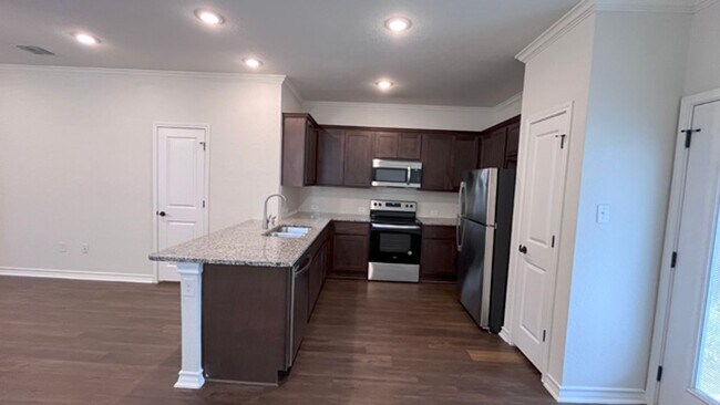 Foto del edificio - Gorgeous 3-Bed Townhome with Private Yard ...