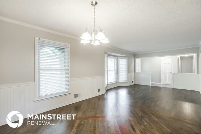 Building Photo - 409 NW Meadowview Dr