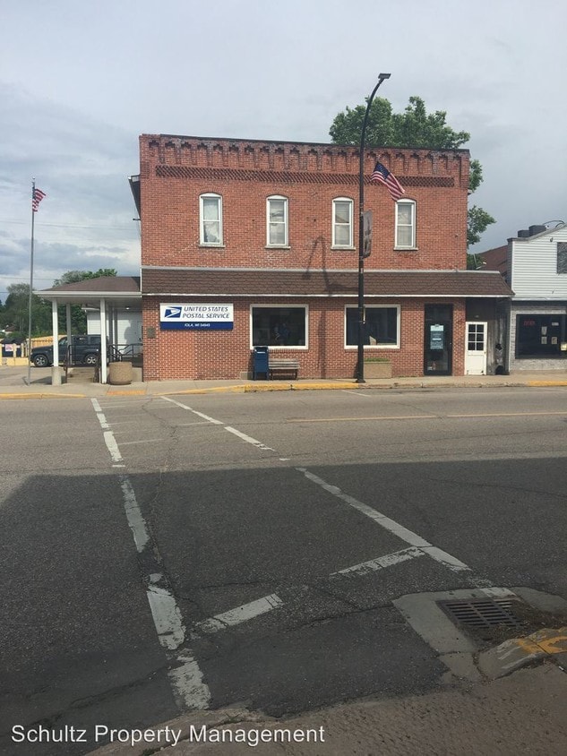 190 N Main St, Iola, WI 54945 Room for Rent in Iola, WI