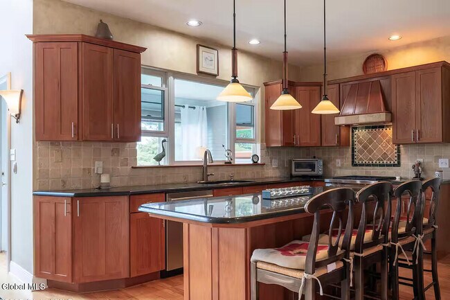 Foto del edificio - 27 Hill Rd