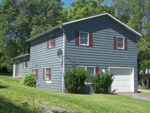 Building Photo - 810 Walnut St