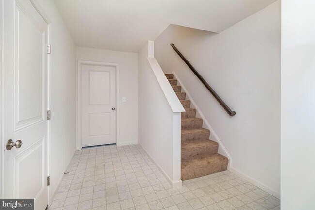 Foto del edificio - 8160 Lenker Dr